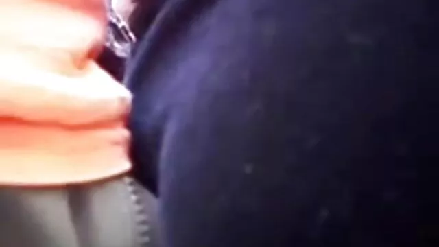 انجمن بدون ثبت نام  یک دانش آموز یک دانشجوی همکار را به خانه آورد و یک تخت عکس سکس با دوست دختر به او داد
