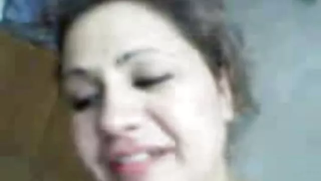 انجمن بدون ثبت نام  یک اسب بخار وانت سبز در یک گل داودی به سبک سگ در عکس سکسی دختران دوجنسه حالت سرخس
