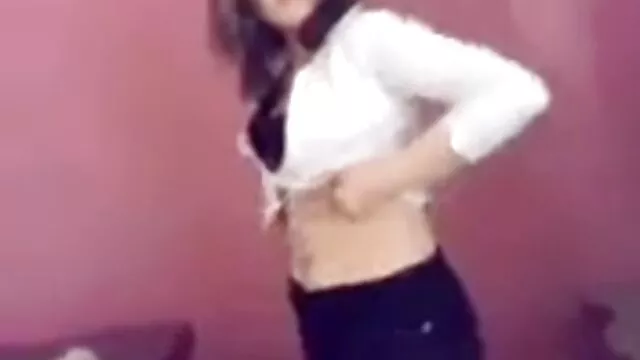 انجمن بدون ثبت نام  Milf در لباس زیر مشکی بیدمشک خود را در بازیگری عکس های دخترهای سکسی پوشانده و با دوست خود معاشقه می کند