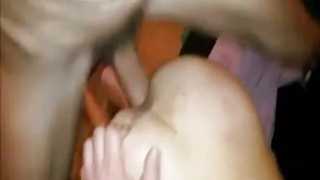 انجمن بدون ثبت نام  هوکر وقتی تصاویر سکسی دختران نوجوان مشتری به گربه او می آید دوست دارد
