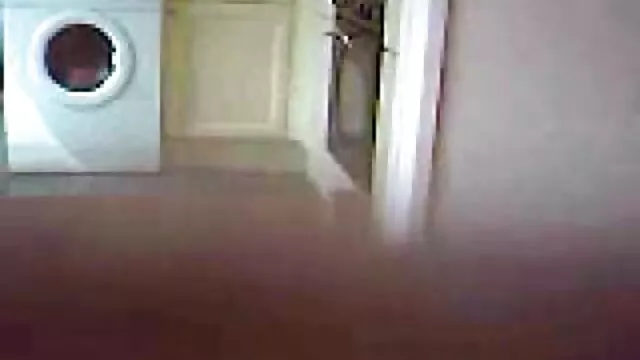 انجمن بدون ثبت نام  زیبایی بالغ با لباس محکم لباس زیر او را برداشته و روی صورتش عکس سکس دختر با سگ نشسته بود