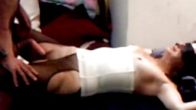 انجمن بدون ثبت نام  مردی از شلخته بلند شد و دوست دختر خود تصویر دختر سکسی را به سرطان مبتلا کرد